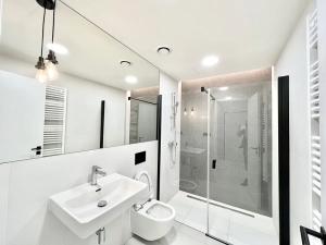 Pronájem bytu 2+kk, Praha - Smíchov, Grafická, 58 m2