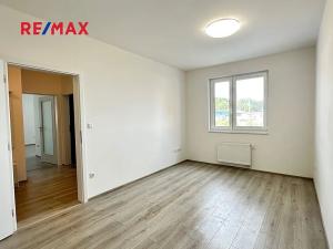 Pronájem bytu 2+kk, Kladno, Štěpána Rautenstraucha, 57 m2