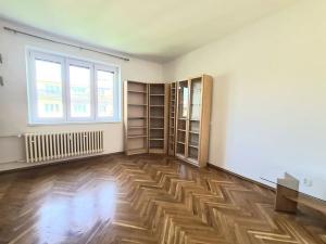 Pronájem bytu 1+kk, Praha - Žižkov, Biskupcova, 30 m2