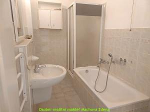 Pronájem bytu 2+kk, Praha - Žižkov, Jičínská, 49 m2