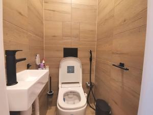 Prodej bytu 3+1, Praha - Řepy, Laudova, 75 m2