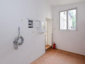Pronájem komerční, Praha - Žižkov, Sudoměřská, 90 m2