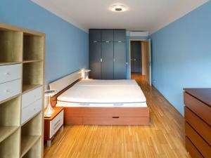 Pronájem bytu 2+kk, Praha - Karlín, Rohanské nábřeží, 80 m2
