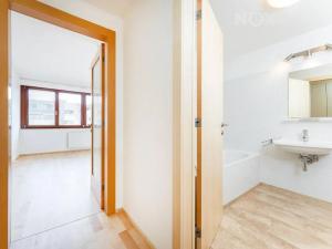 Prodej bytu 3+kk, Praha - Vysočany, Podnádražní, 102 m2