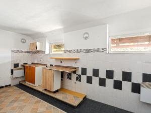 Prodej činžovního domu, Sadská, Palackého nám., 549 m2