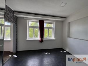 Prodej bytu 1+1, Karlovy Vary, Jabloňová, 49 m2