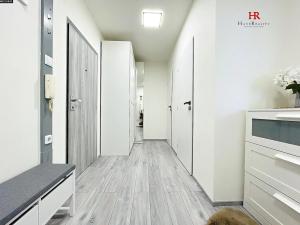 Prodej bytu 3+1, Praha - Chodov, Petýrkova, 69 m2