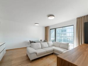 Pronájem bytu 2+kk, Praha - Karlín, Sokolova, 60 m2