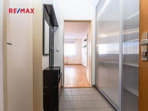 Pronájem bytu 1+kk, Praha - Stodůlky, Sluneční náměstí, 33 m2