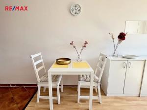 Pronájem bytu 2+kk, Praha - Horní Měcholupy, Ravennská, 43 m2