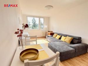 Pronájem bytu 2+kk, Praha - Horní Měcholupy, Ravennská, 43 m2