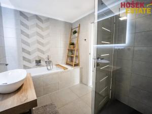 Prodej rodinného domu, Holubice, 93 m2