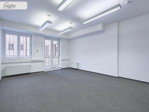 Pronájem kanceláře, Praha - Nové Město, Soukenická, 401 m2
