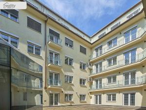 Pronájem kanceláře, Praha - Nové Město, Soukenická, 260 m2