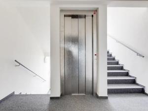 Prodej bytu 2+kk, Praha, Peroutkova, 32 m2