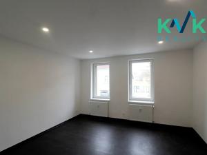 Prodej bytu 3+1, Karlovy Vary, U Trati, 80 m2