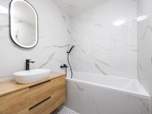 Prodej bytu 3+kk, Praha - Kobylisy, Mirovická, 74 m2