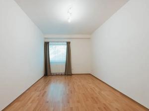 Pronájem bytu 2+kk, Praha - Prosek, Vysočanská, 48 m2