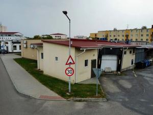 Prodej výrobních prostor, Týnec nad Sázavou, Družstevní, 308 m2