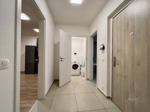 Pronájem bytu 2+kk, Praha - Hlubočepy, Benešova, 48 m2