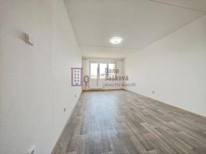 Pronájem bytu 1+kk, Jindřichův Hradec, Kosmonautů, 29 m2