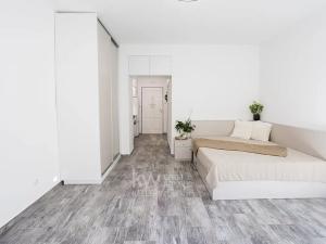 Pronájem bytu 1+kk, Praha - Vysočany, Pod strojírnami, 31 m2