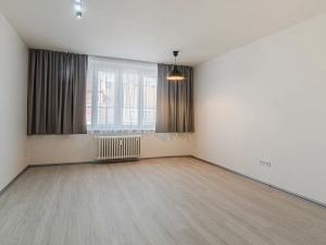 Pronájem bytu 1+kk, Praha - Nusle, 5. května, 34 m2