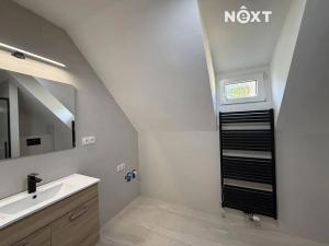 Pronájem bytu 1+kk, Vrchlabí, Bucharova, 36 m2