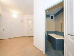 Pronájem bytu 3+1, Praha - Dejvice, Dejvická, 103 m2