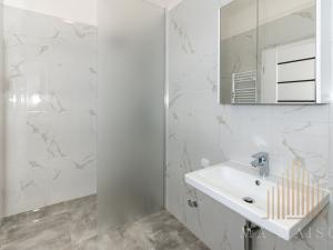 Pronájem bytu 2+kk, Praha - Liboc, Za vokovickou vozovnou, 64 m2