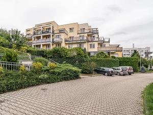 Pronájem garážového stání, Praha - Řeporyje, Wiesenthalova, 24 m2