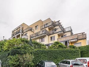 Pronájem garážového stání, Praha - Řeporyje, Wiesenthalova, 24 m2