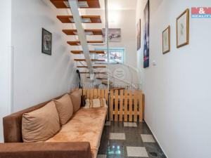 Prodej rodinného domu, Hajany, 285 m2