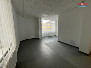 Pronájem kanceláře, Třinec - Lyžbice, nám. Svobody, 61 m2