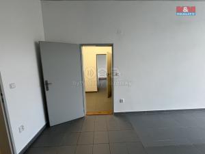 Pronájem kanceláře, Třinec - Lyžbice, nám. Svobody, 61 m2