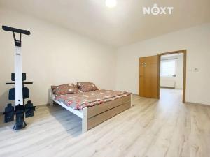 Pronájem kanceláře, Praha - Uhříněves, Přátelství, 56 m2