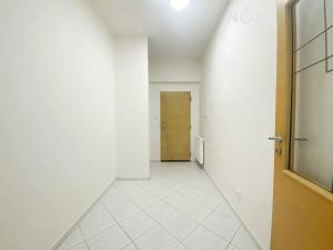 Pronájem kanceláře, Praha - Uhříněves, Přátelství, 56 m2