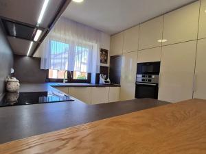 Pronájem rodinného domu, Králův Dvůr, Na Lucberku, 270 m2