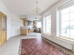Pronájem vily, Praha - Lysolaje, Nad Helmrovkou, 255 m2