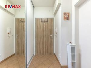 Pronájem bytu 1+kk, Praha - Písnice, Švihovská, 38 m2