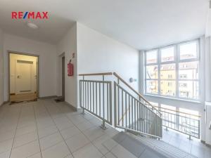 Pronájem bytu 1+kk, Praha - Písnice, Švihovská, 38 m2