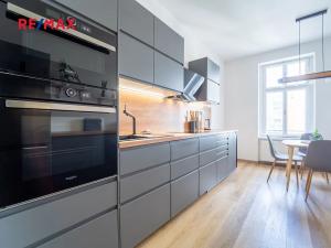 Prodej bytu 2+1, Praha - Karlín, Pernerova, 62 m2