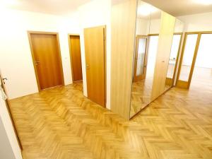 Prodej bytu 4+kk, Praha - Vokovice, Tibetská, 179 m2