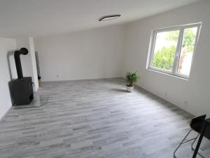Pronájem bytu 1+kk, Praha - Lahovice, Na staré, 51 m2