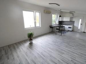 Pronájem bytu 1+kk, Praha - Lahovice, Na staré, 51 m2