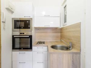 Pronájem bytu 1+kk, Praha - Michle, Počátecká, 29 m2