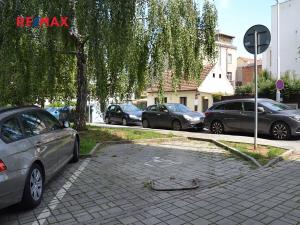 Pronájem garážového stání, Praha - Michle, Magistrů, 10 m2