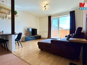 Pronájem bytu 2+kk, Praha - Dubeč, Winklerova, 43 m2