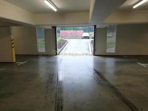 Pronájem garážového stání, Olomouc, Janského, 12 m2