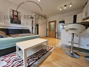 Pronájem bytu 1+kk, Praha - Vysočany, Jana Přibíka, 29 m2